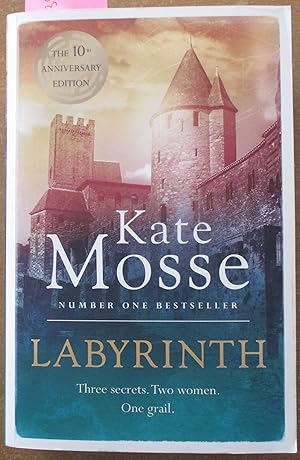 Imagen del vendedor de Labyrinth a la venta por Reading Habit