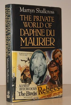 Image du vendeur pour The Private World of Daphne Du Maurier. NEAR FINE COPY IN DUSTWRAPPER mis en vente par Island Books