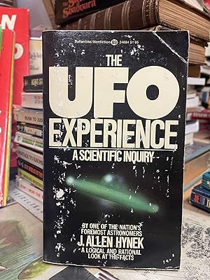 Imagen del vendedor de The UFO Experience: A Scientific Inquiry a la venta por Chamblin Bookmine