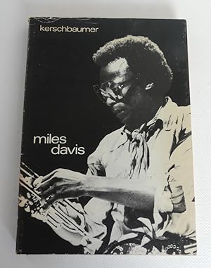 Bild des Verkufers fr Miles Davis - Stilkritische Untersuchungen zur musikalischen Entwicklung seines Personalstils. zum Verkauf von Antiquariat Maralt