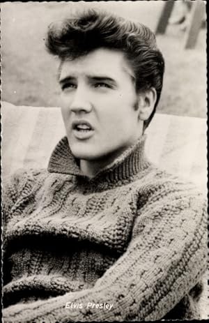 Ansichtskarte / Postkarte Schauspieler und Sänger Elvis Presley, Portrait, Strickpullover