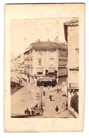 Fotografie F. Wendling, Wien, Ansicht Wien, Praterstrasse mit dem Ateliesgebäude des Fotografen P...