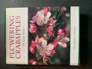 Bild des Verkufers fr Flowering Crabapples The Genus Malus zum Verkauf von The Known World Bookshop