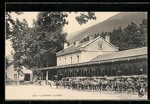 Ansichtskarte Luchon, Pferdekutschen vor dem Bahnhof