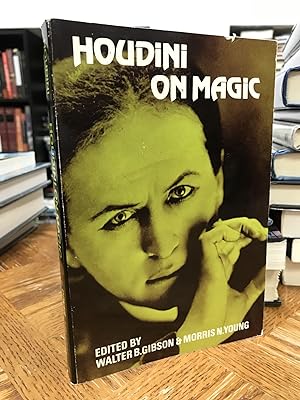 Bild des Verkufers fr Houdini on Magic zum Verkauf von THE PRINTED GARDEN, ABA, MPIBA