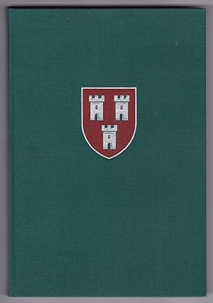 Seller image for Aus der Geschichte der Gemeinde Hennen. Herausgeber: Die Gemeinde Hennen in Gemeinschaft mit dem Heimat- und Kulturverein der Gemeinde Hennen. Auf der Titelseite hat der Verfasser eine Signatur hinterlassen: W. Rademacher. Zeichnungen von Bildhauer H. Lorenz, Hennen. Mit einigen Zeichnungen und Fotos illustriert! for sale by GAENSAN Versandantiquariat