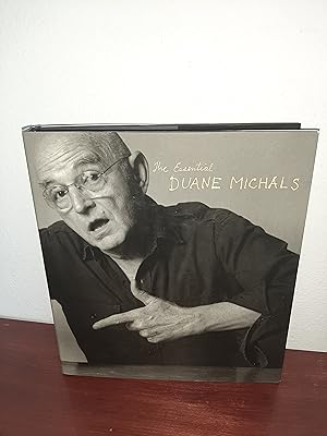 Image du vendeur pour The Essential Duane Michals mis en vente par AwardWinningBooks