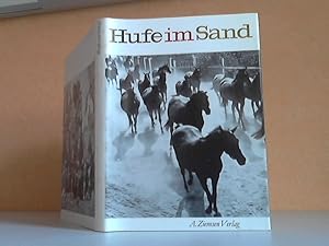 Seller image for Hufe im Sand Fotografiert von Harald Lange for sale by Andrea Ardelt