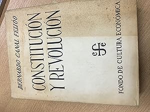 Imagen del vendedor de Constitucion y revolucion a la venta por Libros nicos