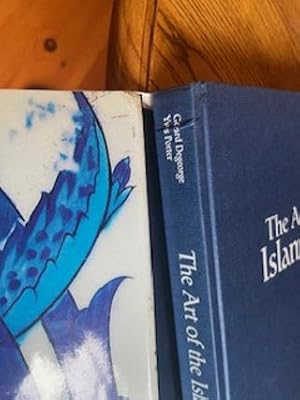Seller image for The Art of the Islamic Tile for sale by The Chester Bookworm