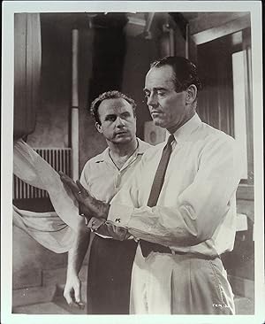 Imagen del vendedor de Twelve Angry Men 8 x 10 Still 1957 Henry Fonda, Jack Warden a la venta por AcornBooksNH