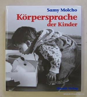 Seller image for Krpersprache der Kinder. Mnchen, Mosaik, 1992. Kl.-4to. Mit zahlreichen fotografischen Abbildungen von Nomi Baumgartl. 191 S. Or.-Pp. mit Schutzumschlag. (ISBN 3576100431). for sale by Jrgen Patzer