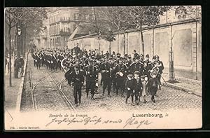 Ansichtskarte Luxembourg, Rentrée de la troupe, Marschierende Soldaten, Blaskapelle