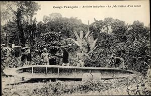 Ansichtskarte / Postkarte Französisch Kongo, einheimische Handwerker, Bau eines Kanus