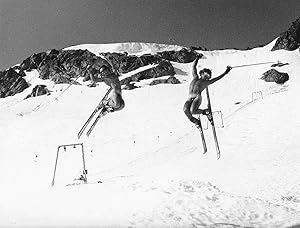 Naked Skiers
