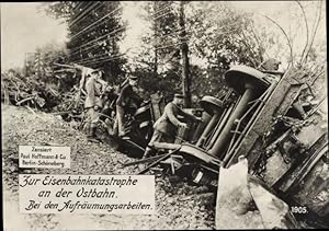 Ansichtskarte / Postkarte Eisenbahnkatastrophe an der Ostbahn, Aufräumungsarbeiten