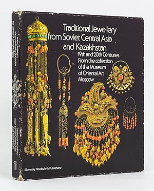 Bild des Verkufers fr Traditional Jewellery from Soviet Central Asia and Kazakhstan, 19th and 20th Centuries from the Collection of the Museum of Oriental Art Moscow zum Verkauf von Michael Treloar Booksellers ANZAAB/ILAB