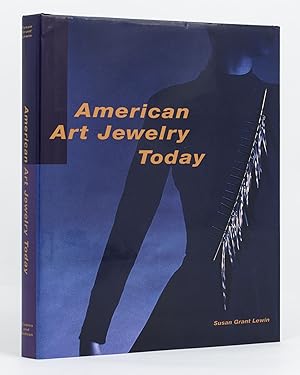 Bild des Verkufers fr American Art Jewelry Today zum Verkauf von Michael Treloar Booksellers ANZAAB/ILAB