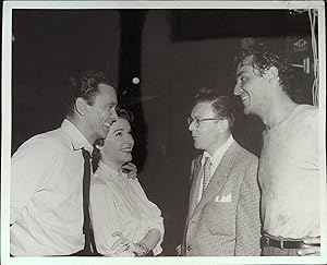 Image du vendeur pour Cry of the Hunted 8 X 10 Still 1953 Gassman, Sullivan, Bergen, Producer Grady on Set! mis en vente par AcornBooksNH