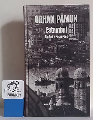 Bild des Verkufers fr Estambul. Ciudad y recuerdos zum Verkauf von MONKEY LIBROS