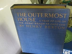 Bild des Verkufers fr The Outermost House A Year Of The Life On The Great Beach Of Cape Cod zum Verkauf von Open Door Books  MABA