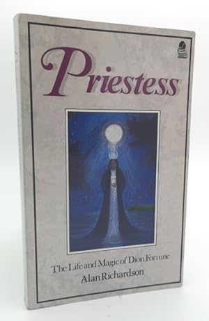 Image du vendeur pour Priestess. The Life and Magic of Dion Fortune [= Violet Mary Firth]. mis en vente par Occulte Buchhandlung "Inveha"