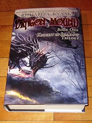 Image du vendeur pour DRAGON MOUND Hardback Novel (Richard A.Knaak - 1st Edition - 2011) mis en vente par Comics Monster