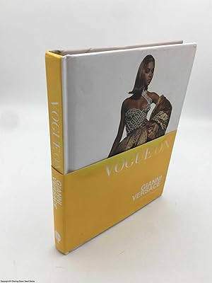 Image du vendeur pour Vogue on Gianni Versace (Vogue on Designers) mis en vente par 84 Charing Cross Road Books, IOBA