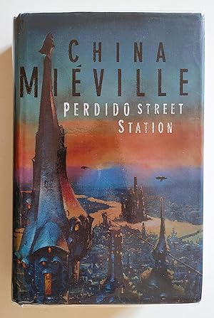Immagine del venditore per Perdido Street Station (New Crobuzon Book 1) venduto da Booklover Oxford