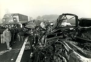 France Oise Deadly motorway Crash pile-up vehicles Old Photo 1991