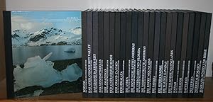 Bild des Verkufers fr TIME-LIFE Bcher: Die Wildnisse der Welt. 24 von 28 Bnden. [Alaska, Borneo, Das afrikanische Rift Valley, Das groe Barriere Riff, Das Mississippi-Delta, Der Amazonas , Der Australische Busch, Der Grand Canyon, Der Himalaya, Die Anden, Die Dschungel Mittelamerikas, Die Everglades von Florida, Die Nordwestkste Amerikas, Die Rocky Mountains, Die Sahara, Die Sierra Madre, Die Wlder Kanadas, Die Wildnisse Neuenglands, Hawaii, Labrador, Lappland, Neuguinea, Niederkalifornien, Russland: Wsten und Berge.] zum Verkauf von Antiquariat Gallenberger