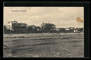 Bild des Verkufers fr Ansichtskarte Niendorf / Ostseebad, Blick vom Meer auf Strand und Huser zum Verkauf von Bartko-Reher