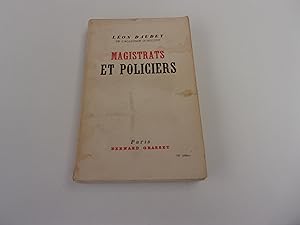 Seller image for MAGISTRATS ET POLICIERS for sale by occasion de lire