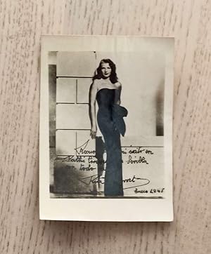 FOTOGRAFÍA de una fotografía de RITA HAYWORTH con AUTÓGRAFO de su VISITA A SEVILLA EN 1948 (no es...