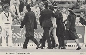 Cricket Streaker Police At Edgbaston England Vs Australia 1981 Postcard