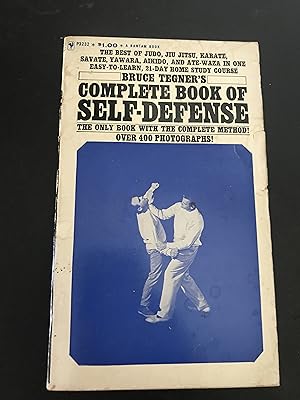 Bild des Verkufers fr Bruce Tegner's Complete Book of Self-Defense zum Verkauf von Sheapast Art and Books