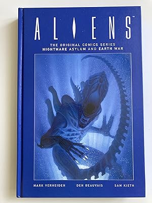 Image du vendeur pour Aliens: The Original Comics Series-Nightmare Asylum and Earth War. mis en vente par ShepherdsBook