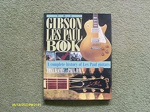 Immagine del venditore per The Gibson Les Paul Book venduto da Buybyebooks