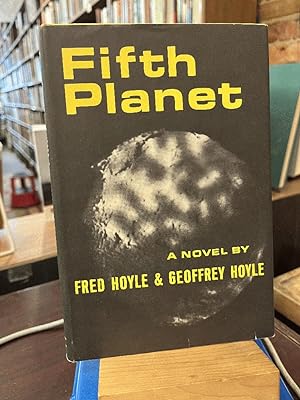 Imagen del vendedor de Fifth planet a la venta por Ed's Editions LLC, ABAA