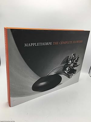 Bild des Verkufers fr Mapplethorpe The Complete Flowers zum Verkauf von 84 Charing Cross Road Books, IOBA