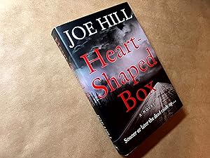 Imagen del vendedor de Heart-Shaped Box a la venta por Falling Waters Booksellers