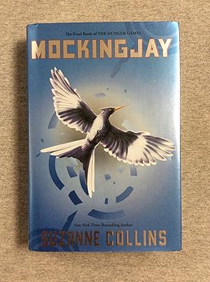 THE HUNGER GAMES MOCKINGJAY, SUZANNE COLLINS [Paperback] [Jan 01, 2017]  SCHOLASTIC : SCHOLASTIC: : Books