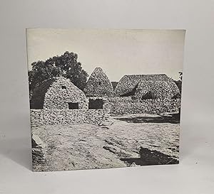 Seller image for Le Village des Bories  Gordes dans le Vaucluse for sale by crealivres