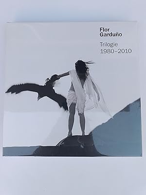 Bild des Verkufers fr Flor Garduno trilogie 1980-2010 / allemand zum Verkauf von Homeless Books