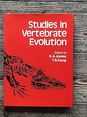 Imagen del vendedor de Studies in Vertebrate Evolution a la venta por Dyfi Valley Bookshop