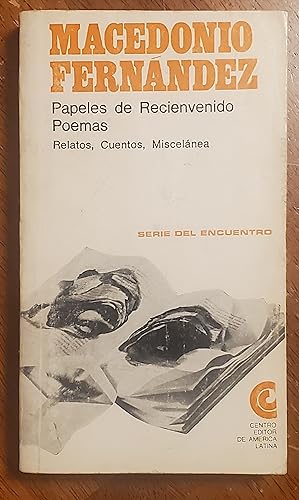 Immagine del venditore per Papeles de Recienvenido. Poemas Relatos, cuentos, miscelnea venduto da El Gato de Papel