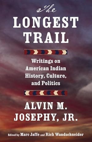 Immagine del venditore per Longest Trail : Writings on American Indian History, Culture, and Politics venduto da GreatBookPrices