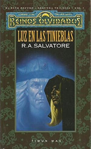 Seller image for Luz en las tinieblas - bolsillo -: 3 (Reinos olvidados: El legado del drow / Forgotten Realms: Legacy of the Drow). for sale by TraperaDeKlaus