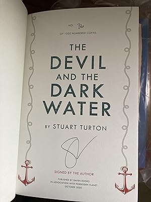 Bild des Verkufers fr THE DEVIL AND THE DARK WATER: SIGNED LIMITED UK FIRST EDITION HARDCOVER 36/1000 zum Verkauf von Books for Collectors