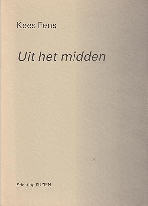 Seller image for Uit het midden for sale by In 't Wasdom - antiquariaat Cornelissen & De Jong